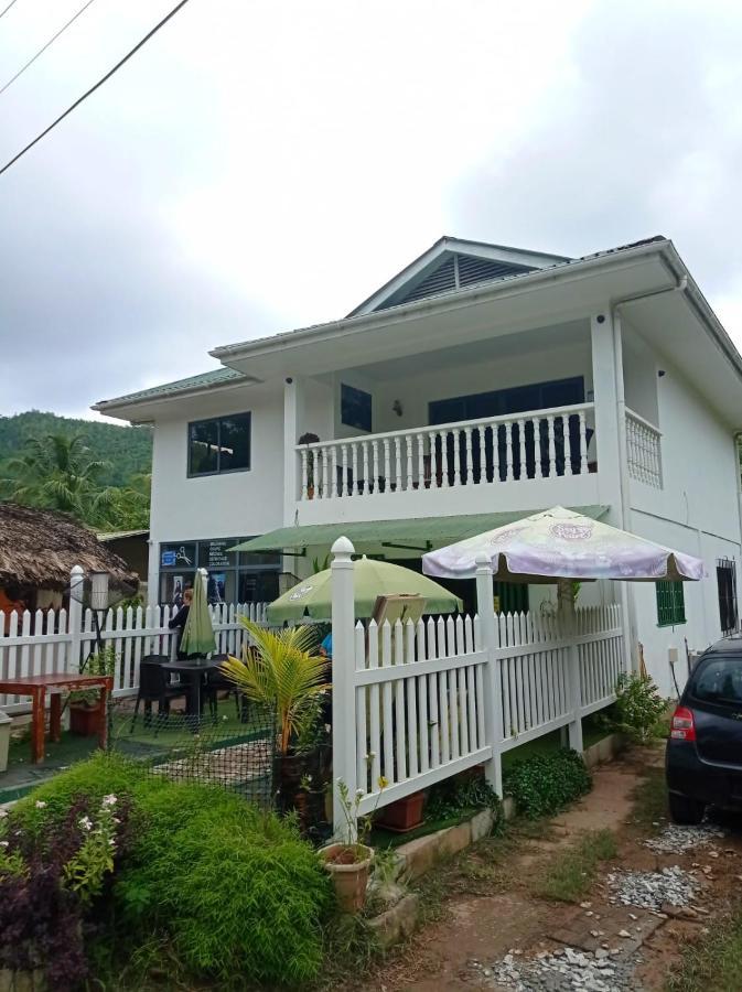 Les Forbans Selfcatering Apartment Takamaka Екстер'єр фото