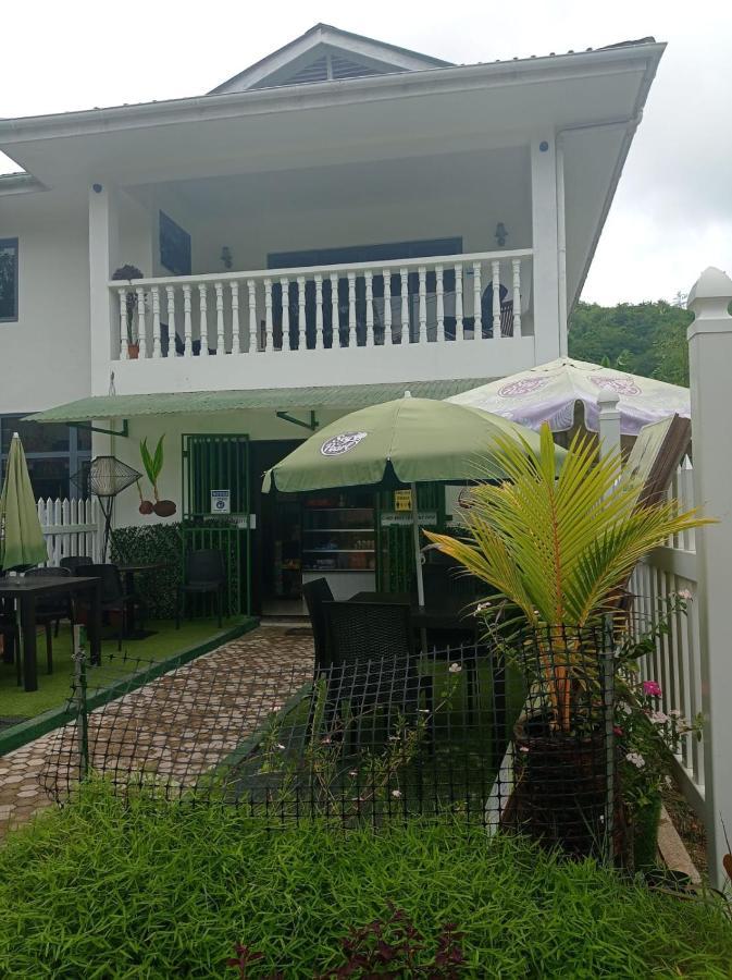 Les Forbans Selfcatering Apartment Takamaka Екстер'єр фото
