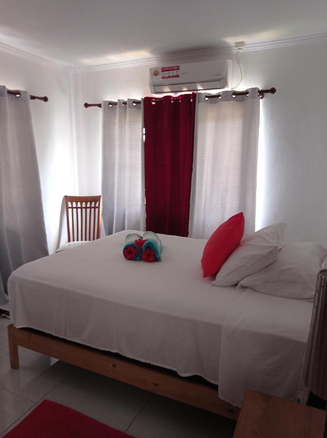 Les Forbans Selfcatering Apartment Takamaka Екстер'єр фото