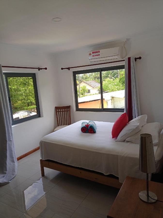 Les Forbans Selfcatering Apartment Takamaka Екстер'єр фото