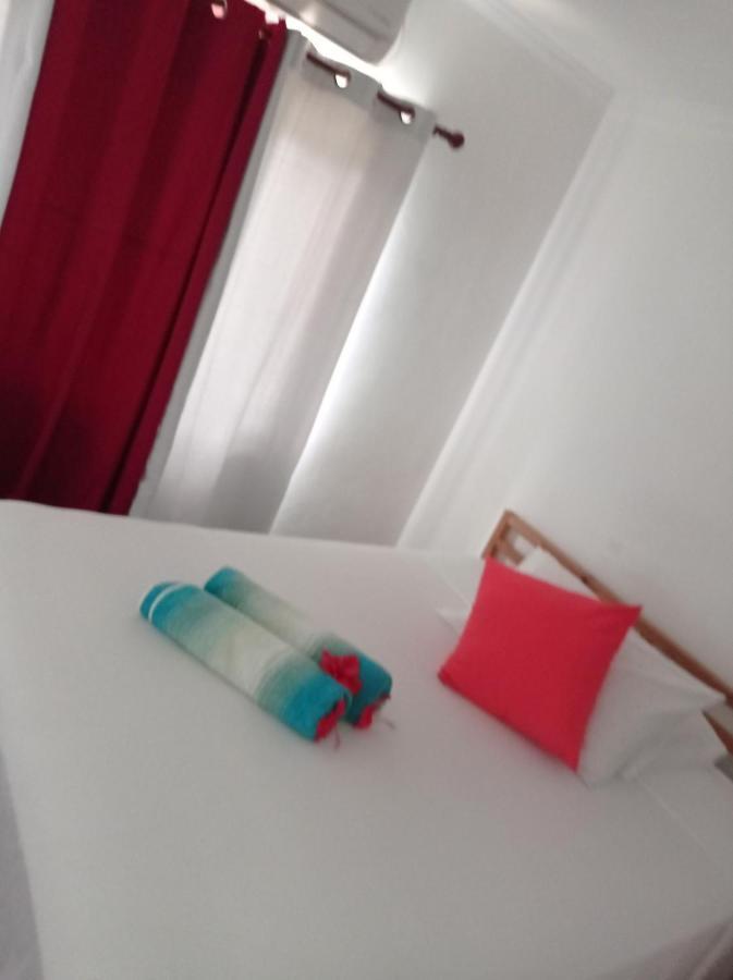 Les Forbans Selfcatering Apartment Takamaka Екстер'єр фото