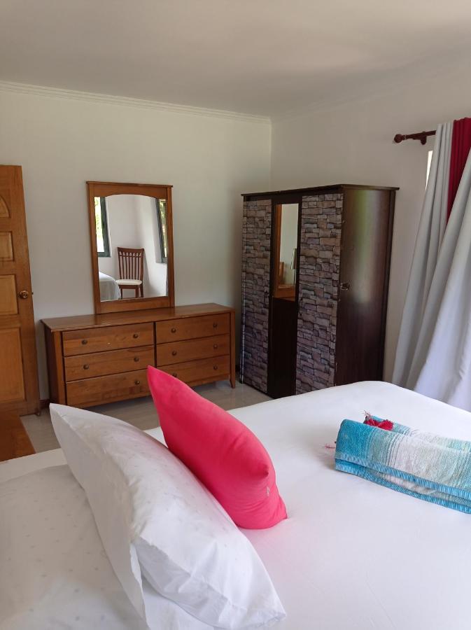 Les Forbans Selfcatering Apartment Takamaka Екстер'єр фото