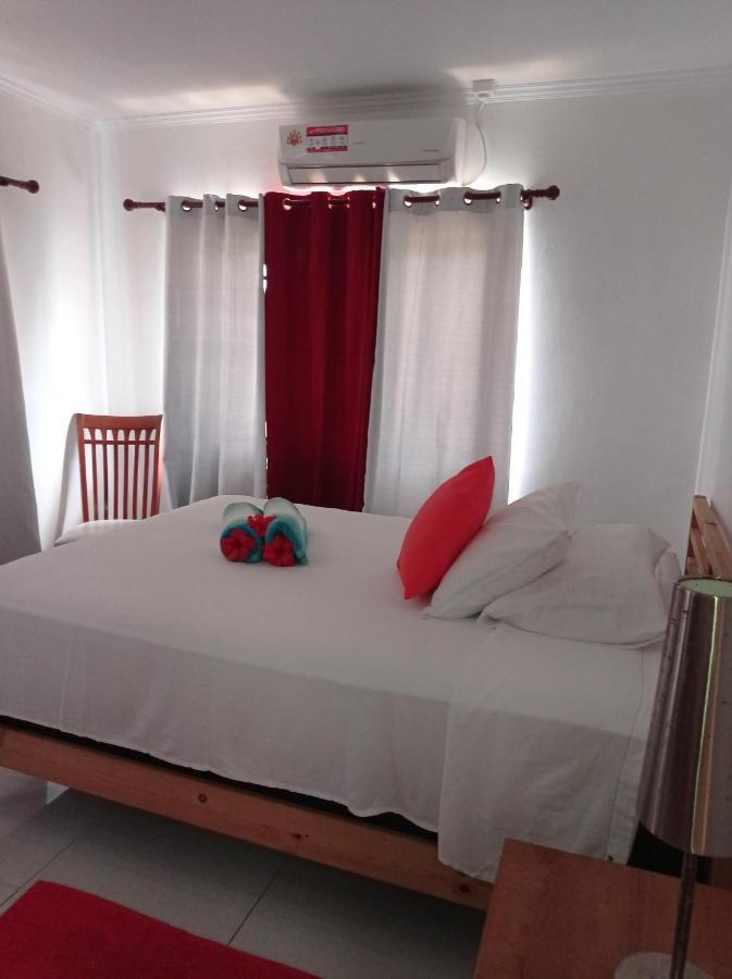 Les Forbans Selfcatering Apartment Takamaka Екстер'єр фото